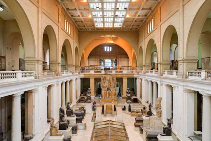 Egypt Cairo A Hall in the Egyptian Museum_d0f3a_lg.jpg